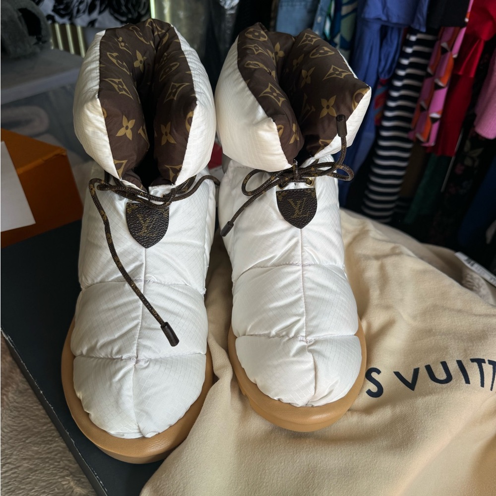 Louis Vuitton Snow Pillow Ankle Booties EU Size 38 US Size 8 - Picture 6 of 8